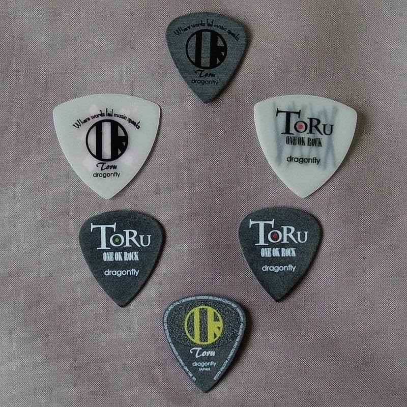 ONE OK ROCK ワンオクロック 直筆サイン入りCD ギターピック Amazon.co