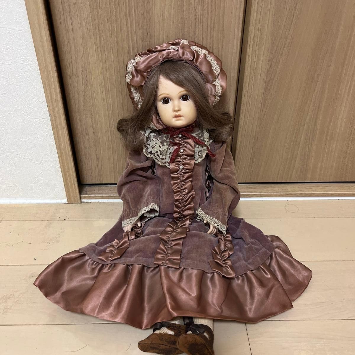 西洋人形 アンティーク ビスクドール 飾り台付 台湾製 C R5239C 西洋