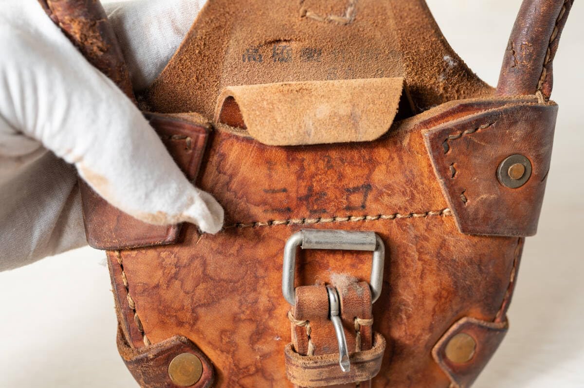 激レア】国鉄 鉄道 革製 タブレットケース 通票入れ Amazon.co.jp