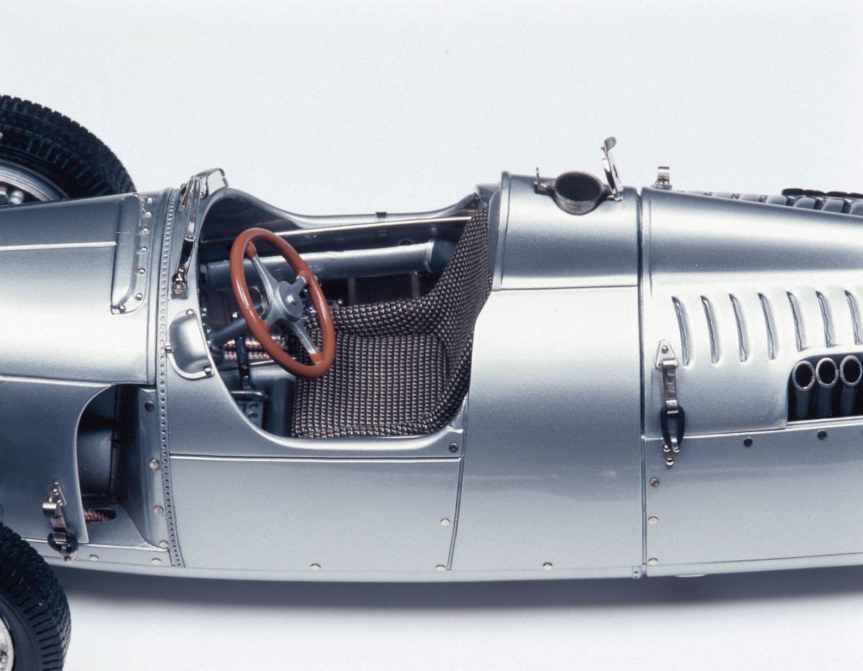 Amazon | CMC-クラシックモデルカー オートユニオンタイプC 1936 1:18