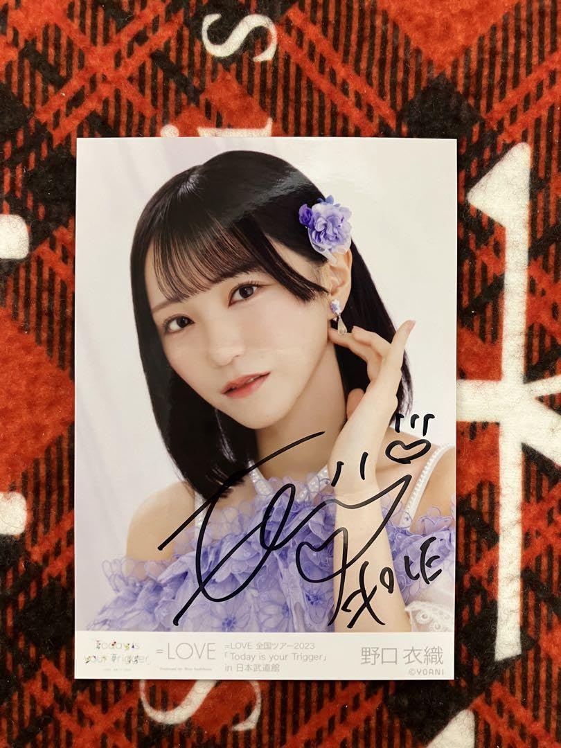 LOVE 野口衣織 サイン入り生写真