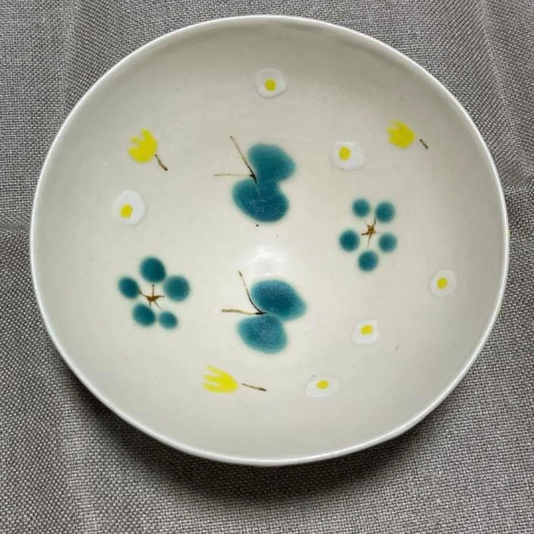 美しい古美術蔵から紺色のアザミの花が描かれたステキな雰囲気の夏茶碗