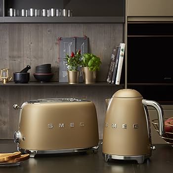 Amazon | 【日本正規品】SMEG スメッグ 電気ケトル (1.7L) (シャンパン