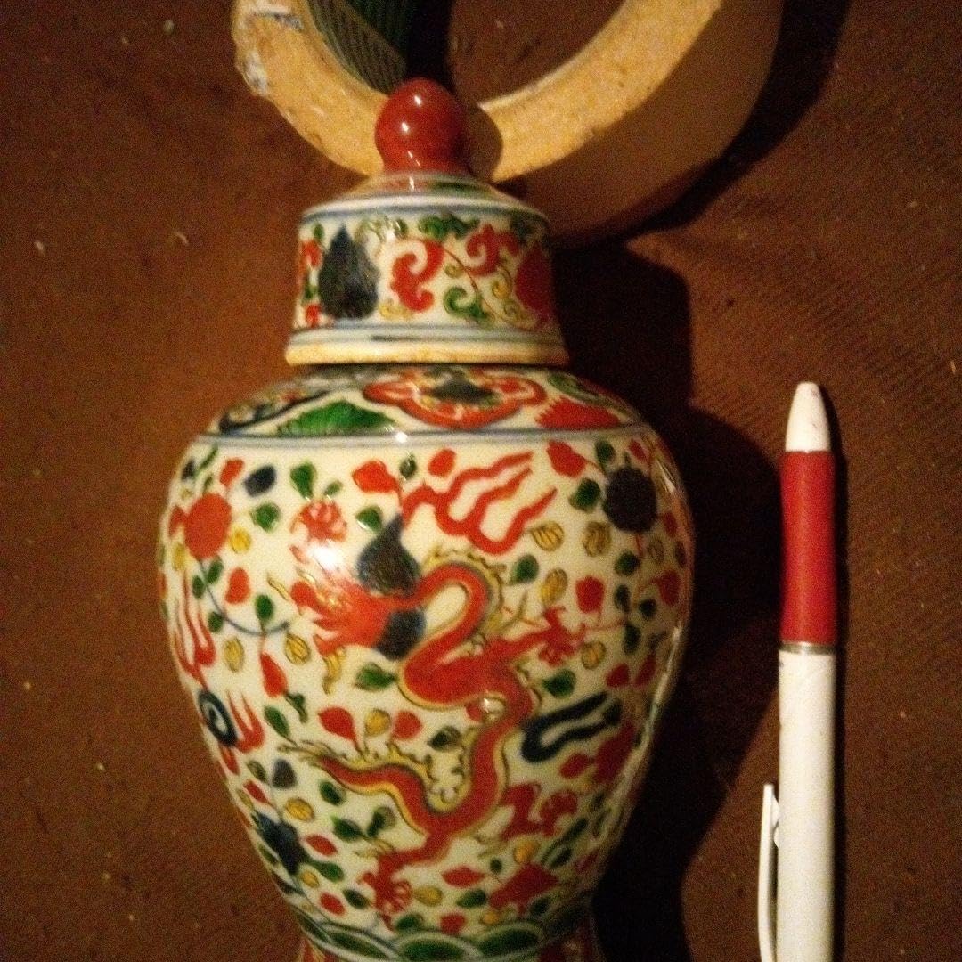 中国陶磁器 明萬歴赤絵 蓋付き大壺 中国陶磁器 明万歴赤絵 大型蓋付壺