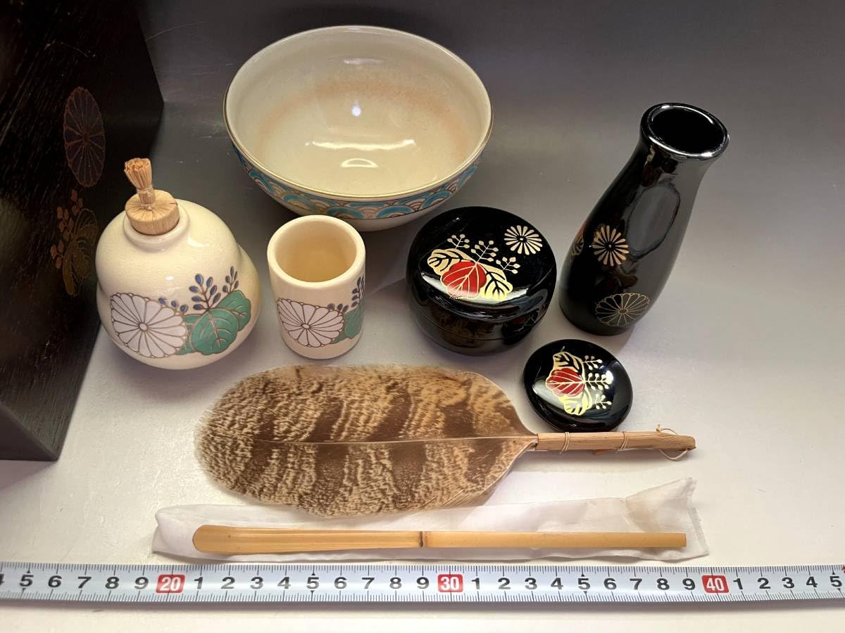 R942茶箱『溜塗』『利休茶箱』『茶碗香合茶巾箱』木箱茶道具