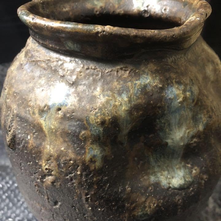 蔵からまた凄いお宝が出てきた。釉薬どろり謎の大きな壺、壷、