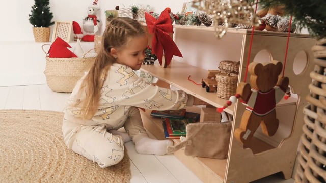 Amazon｜モンテッソーリ3段シェルフ、木製色の子供用棚、幼児のための