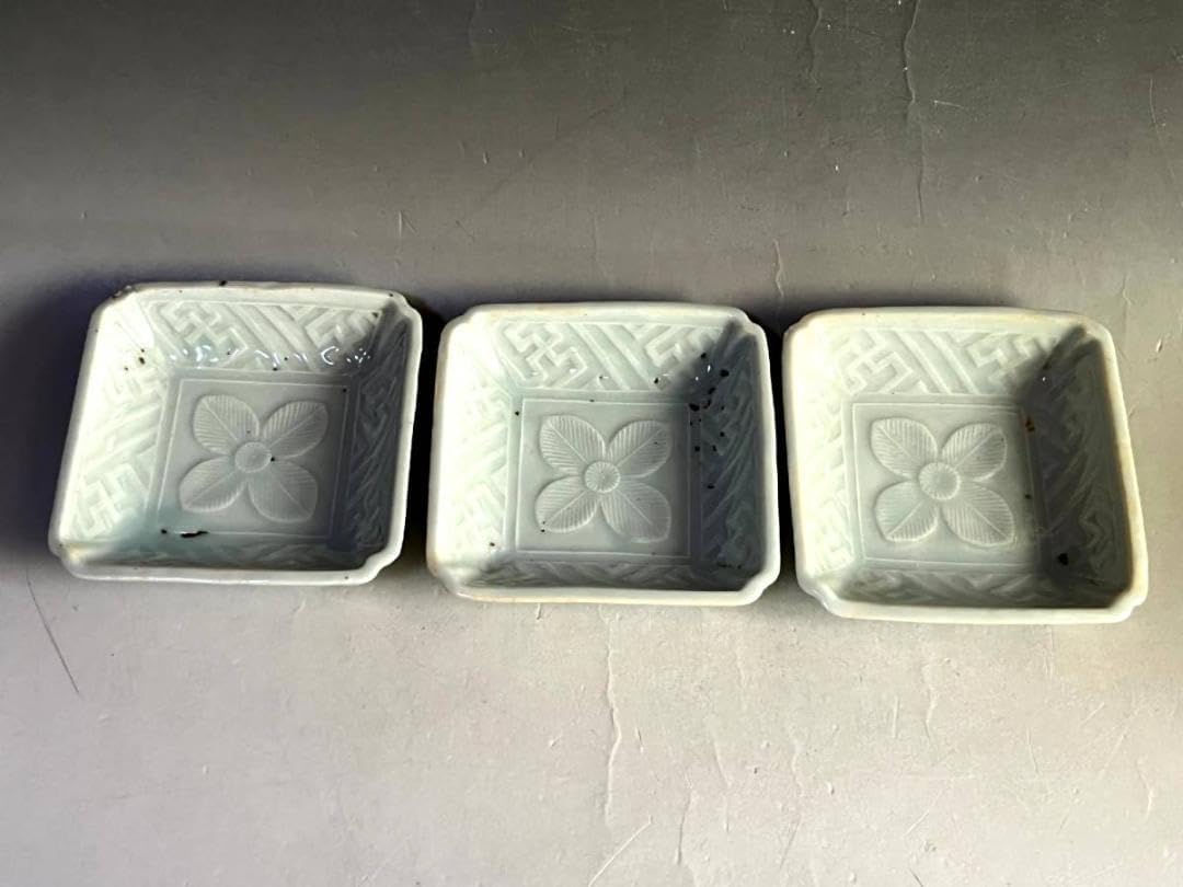小皿花紋四角白磁3枚 江戸期 角皿 古美術 時代物 骨董品 2025