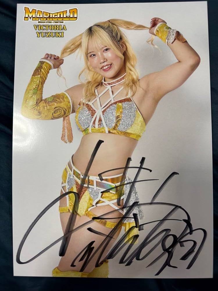 女子プロレス マリーゴールド 直筆サイン入りカード ビクトリア弓月