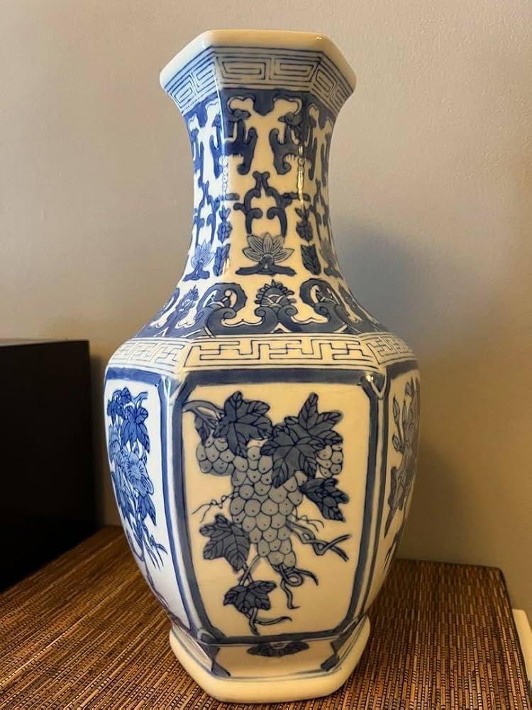 Amazon.co.jp: 中国 染付花瓶 花器 陶器 壺 六角 葡萄 朝顔 青花