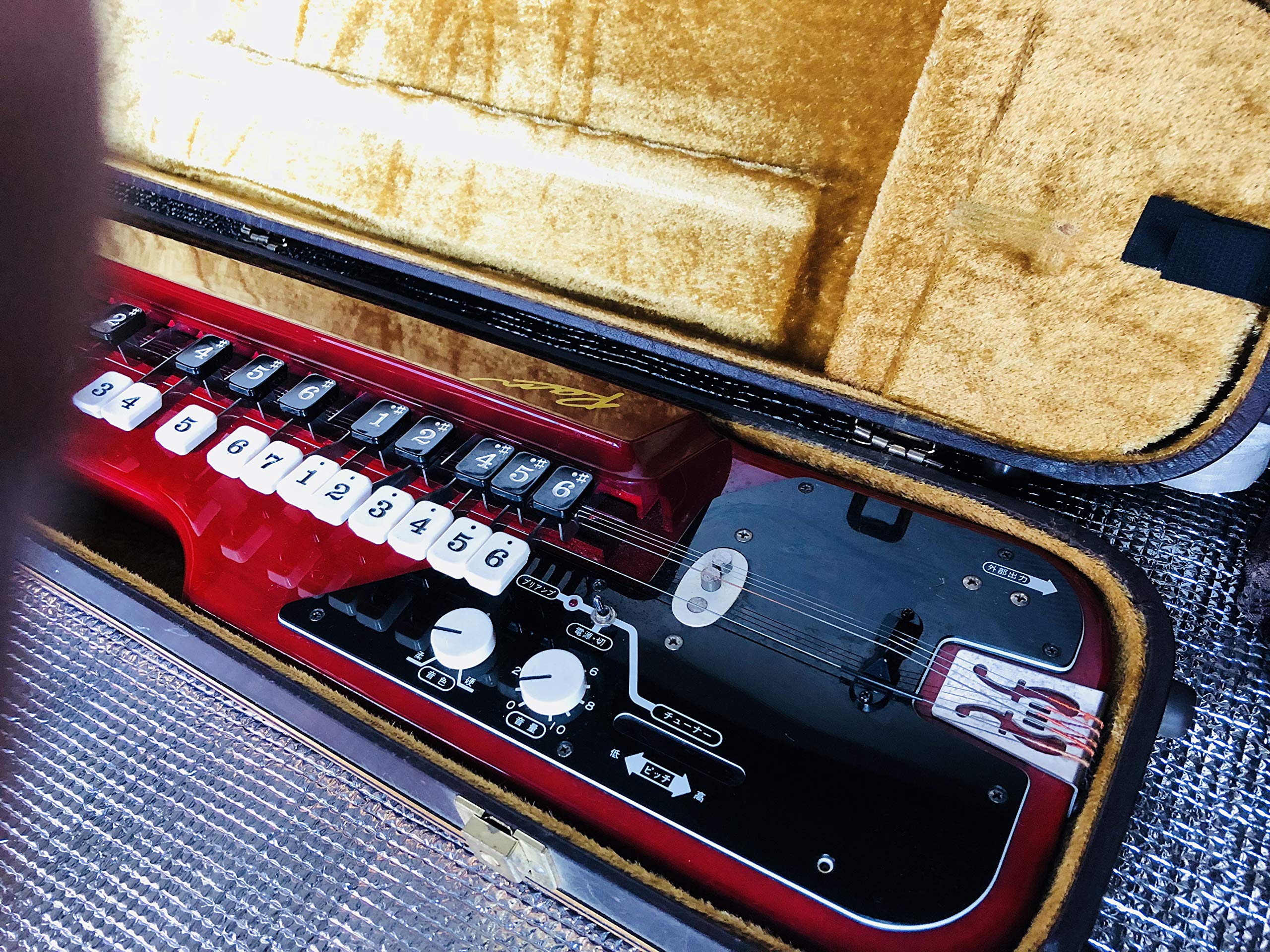 スズキ 電気大正琴 蘭 赤 ケース付き 5弦 スズキ 電気大正琴 蘭 赤