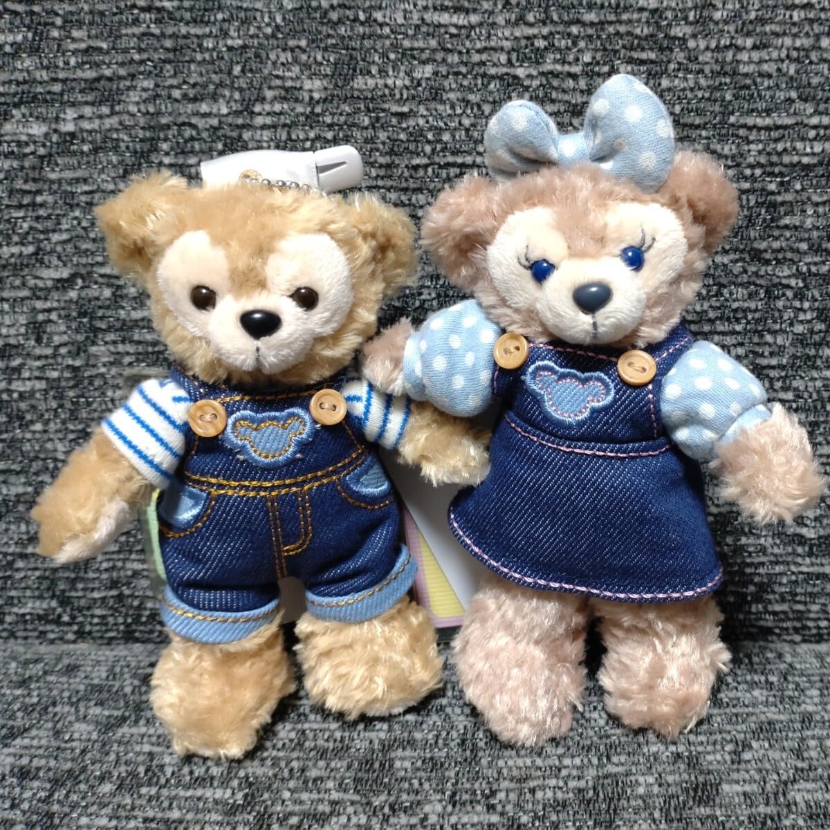 新品・美品】ダッフィー シェリーメイ ジェラトーニ ぬいぐるみバッジ