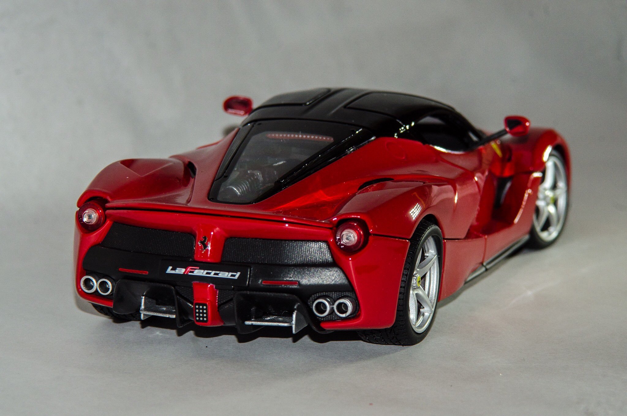 Amazon.com: Bburago 1:18 FERRARI Signature Series LAFERRARI