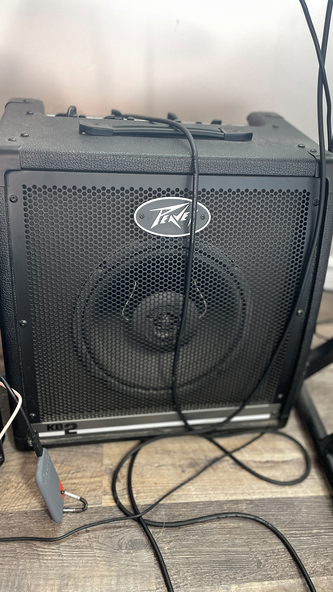 Watch Honest Review of Peavey KB-2 40-Watt Keyboard Amp on Amazon Live