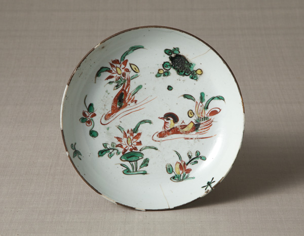 中国 明時代 白磁皿 振りものあります 中国 明時代 白磁皿 振りもの