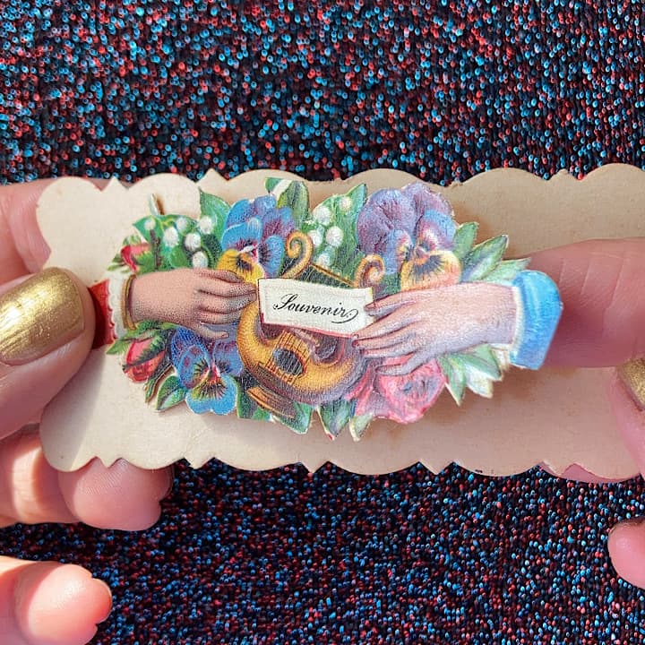 08G竪琴とパンジー、角に小さなクロモスのヴィクトリアン・コーリング