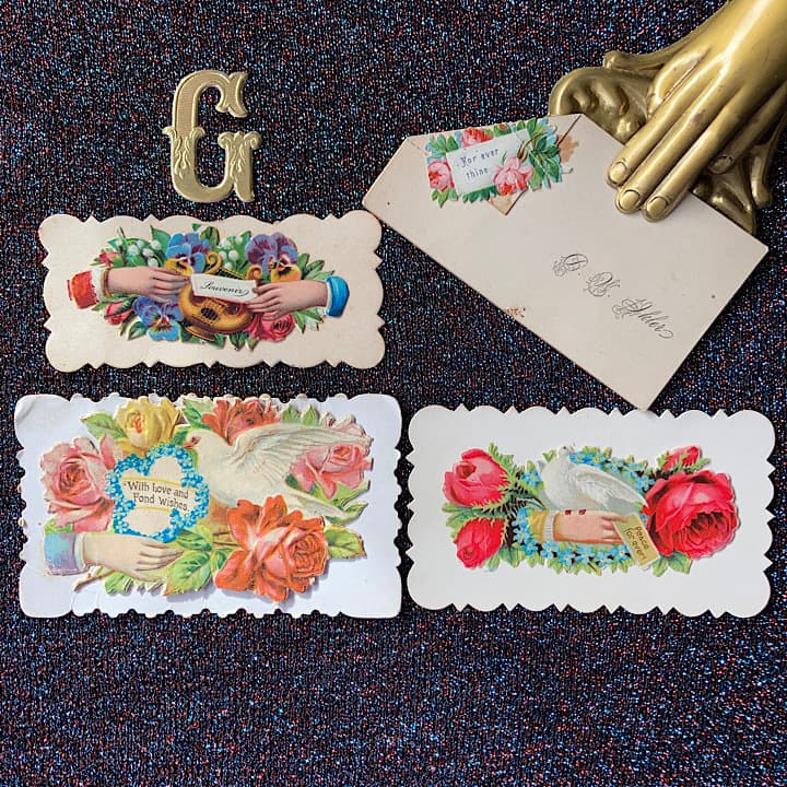 08G竪琴とパンジー、角に小さなクロモスのヴィクトリアン・コーリング