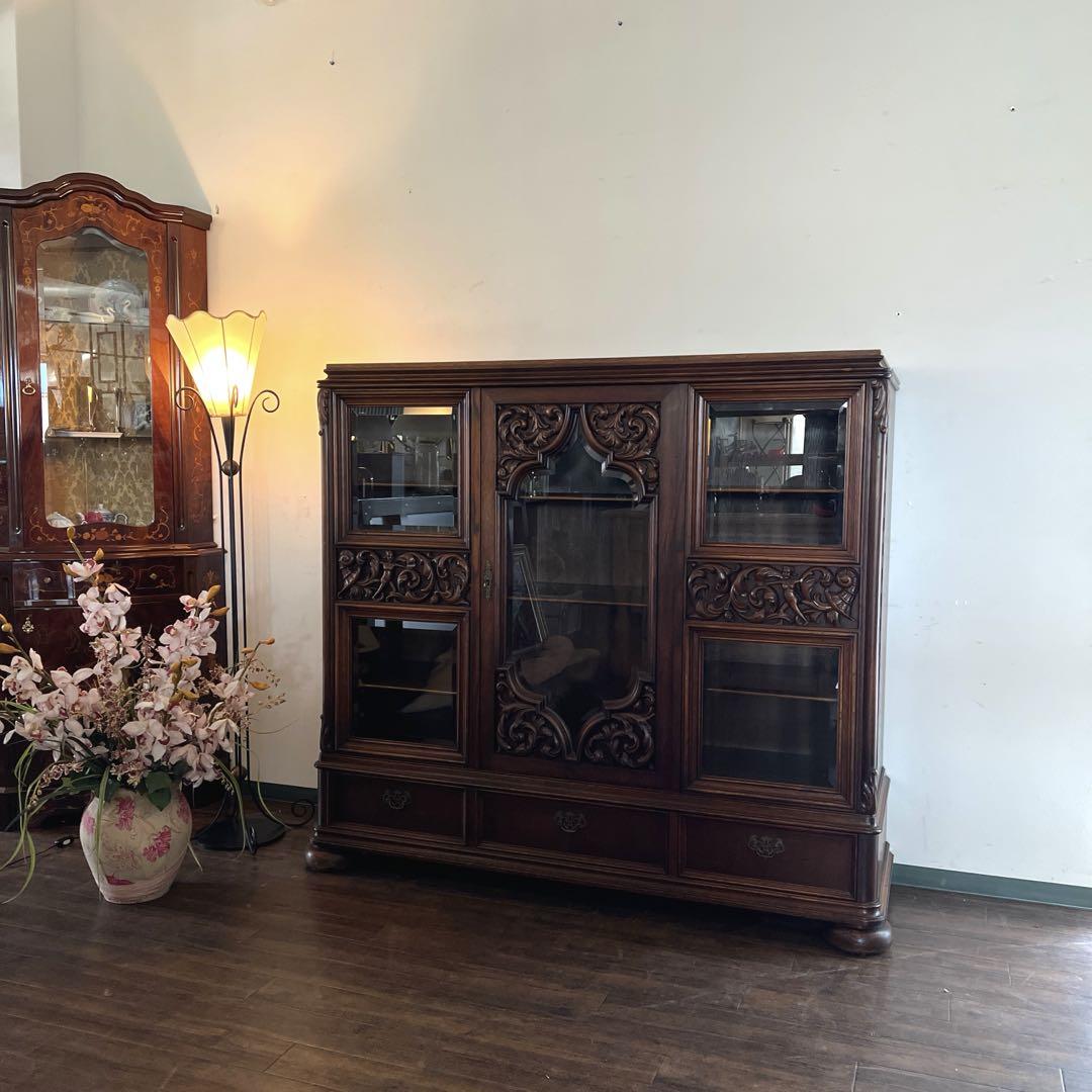 英国製 大型キャビネット アンティーク家具 クラシカル 鍵付き