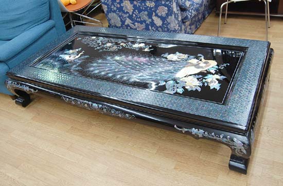中古 希少 河東 鄭 鍾基作 螺鈿漆器孔雀紋座卓 幅190×奥97×高36cm