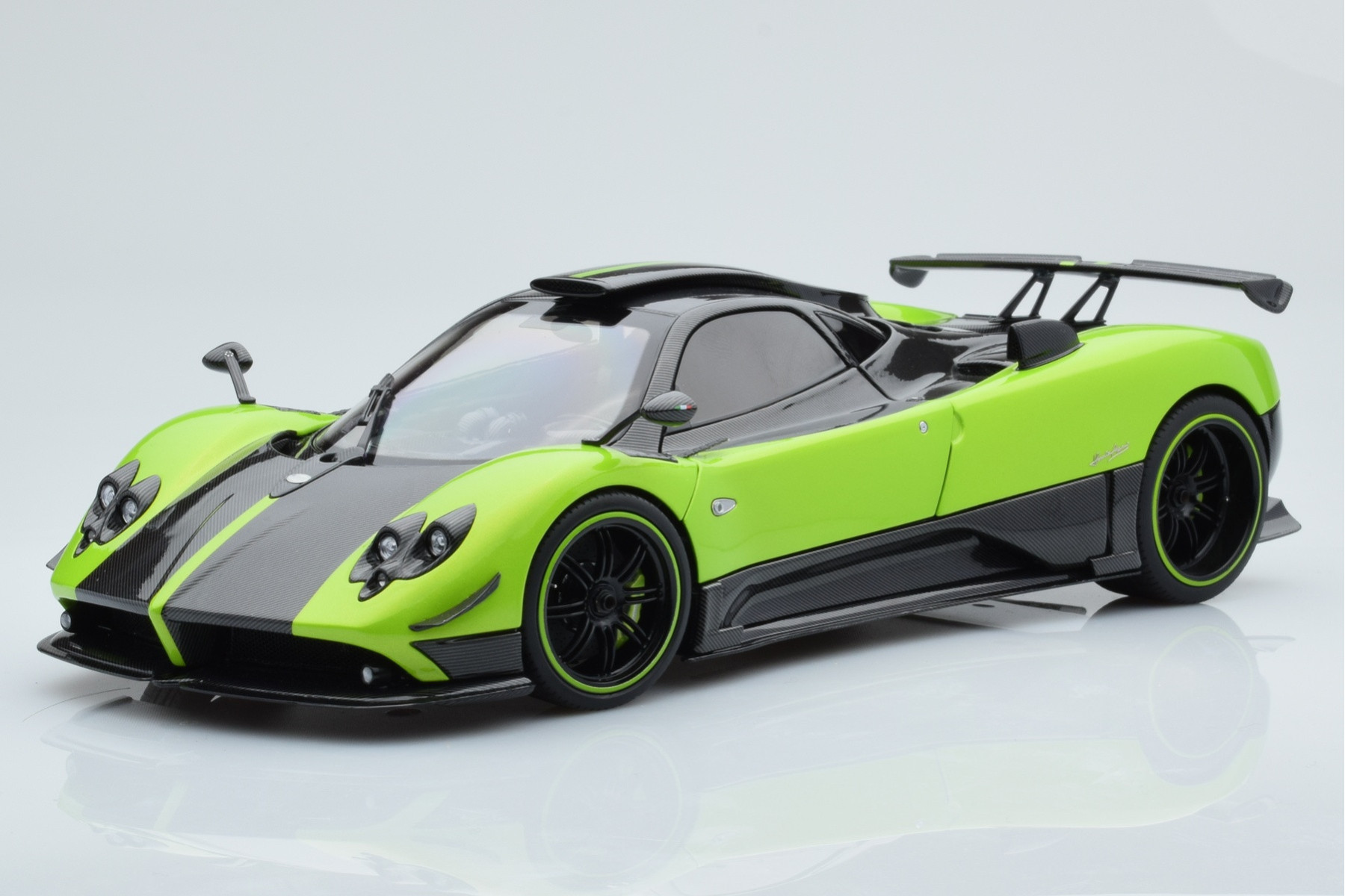 パガーニ Pagani Cinque 1:18 【公式通販】