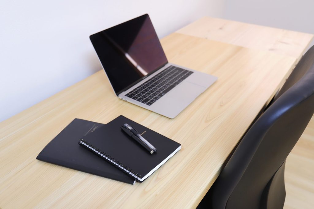 yuki＊檜の一枚板使用※机 紀州材檜のデスク・学習机（紀州材・檜×黒鉄