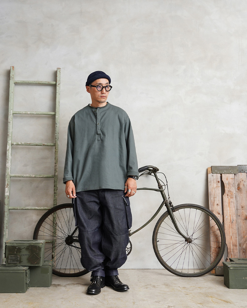 ロシア軍 実物 Военторг製 ロシア空軍 長袖 常勤服 48-4