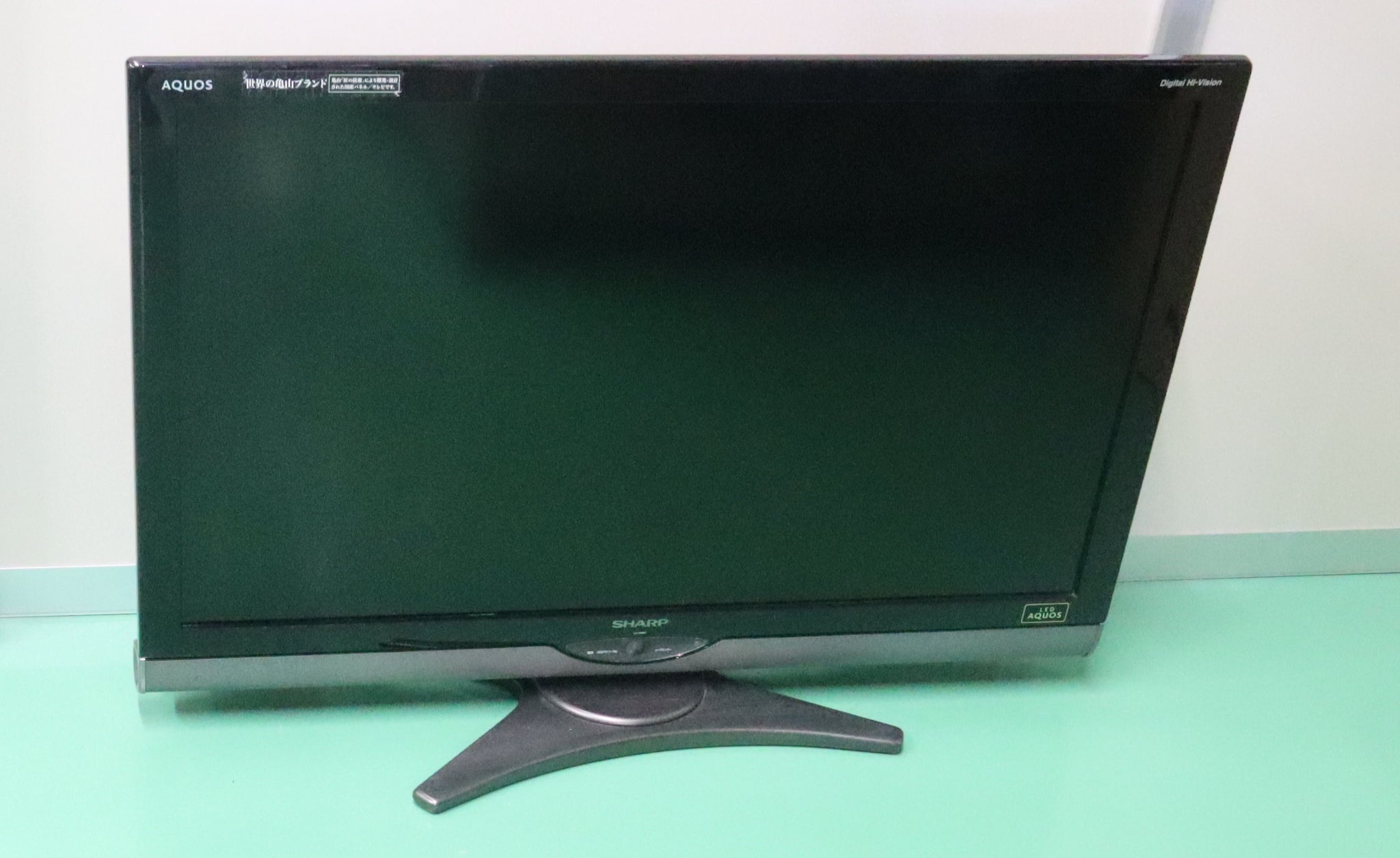 SHARP AQUOS 40型液晶テレビ