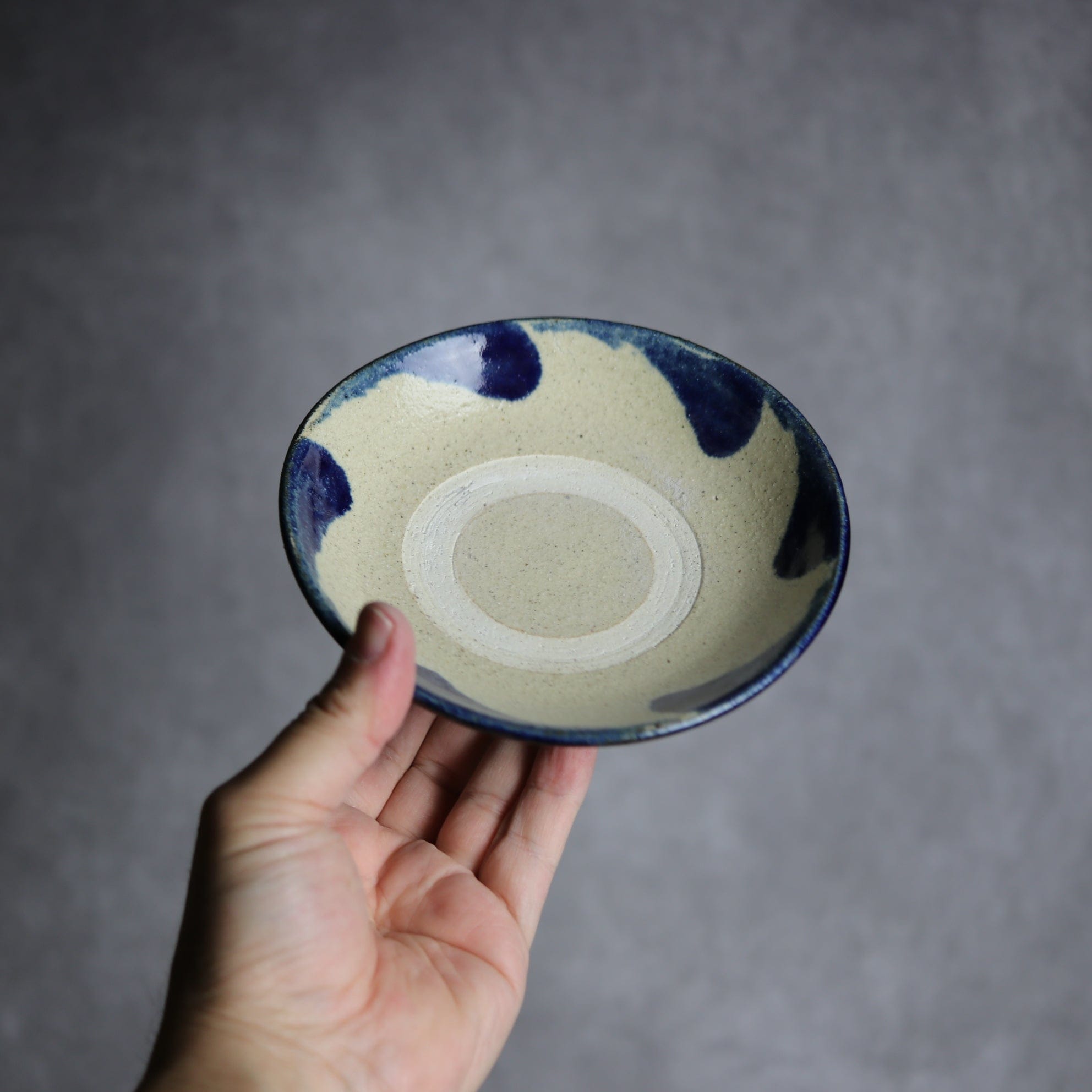 5寸皿1 呉須釉 波紋 やちむん 陶器 北窯 松田共司工房｜北窯 松田共司