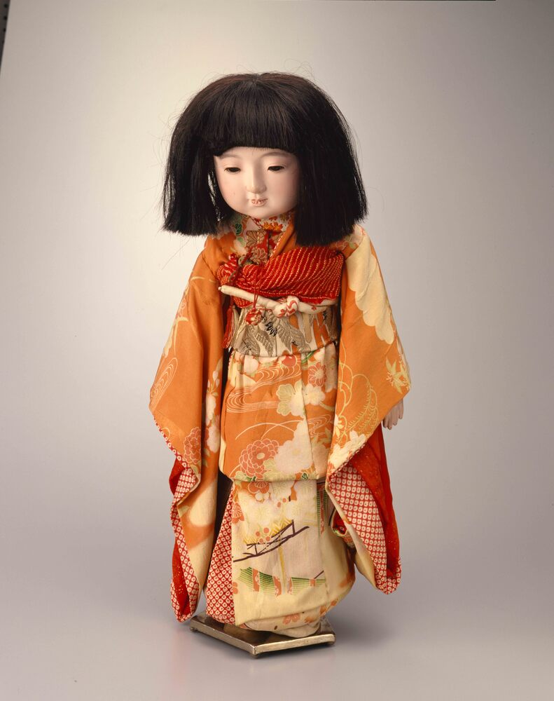 市松人形 明治後期 市印 朱印 三つ折れ 単色黒目 ガラス目 縮緬 着物
