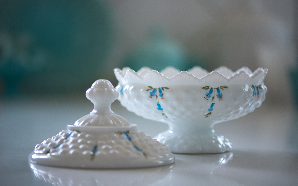 フェントン蓋付きミルクガラス フェントン製 ホブネイル ミルクガラス