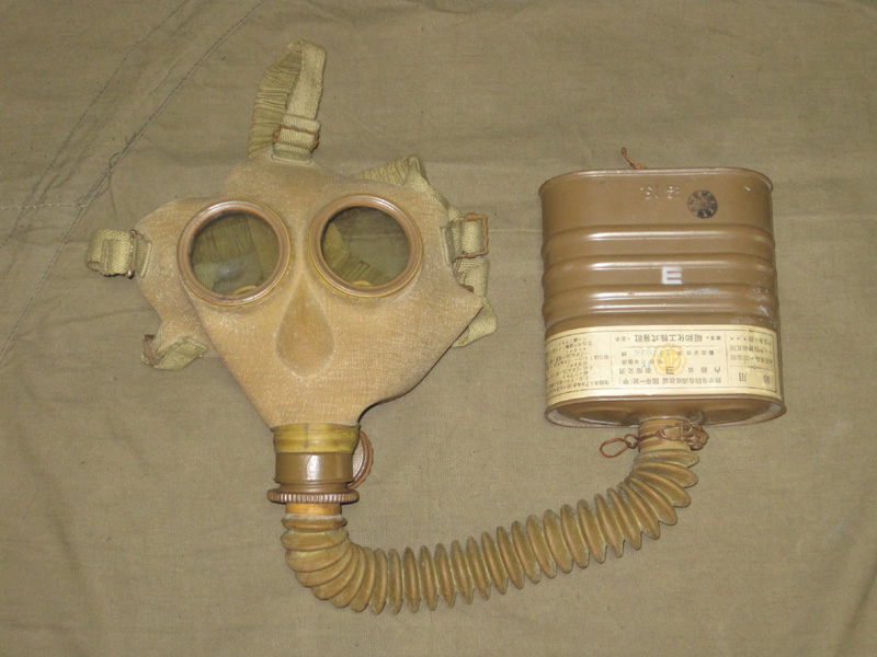 旧日本軍 十六年式防空用防毒面 ミリタリー 当時物 ガスマスク