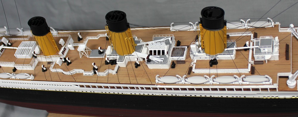 1/350 客船 R.M.S.タイタニック ディティールアップ 電飾組込完成品