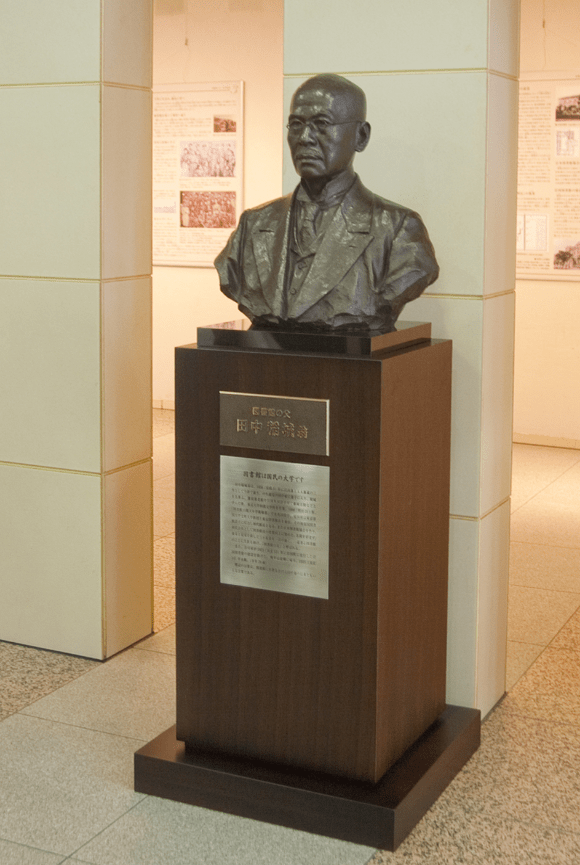 ブロンズ 彫刻 木製台座付き（時代物） ヴィンテージブロンズ犬像 木製