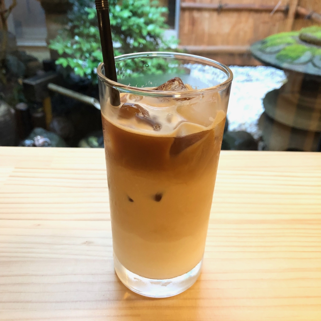 アイスカフェラテ』まろやか～な優しい味わい♪ ＜narairoカフェ