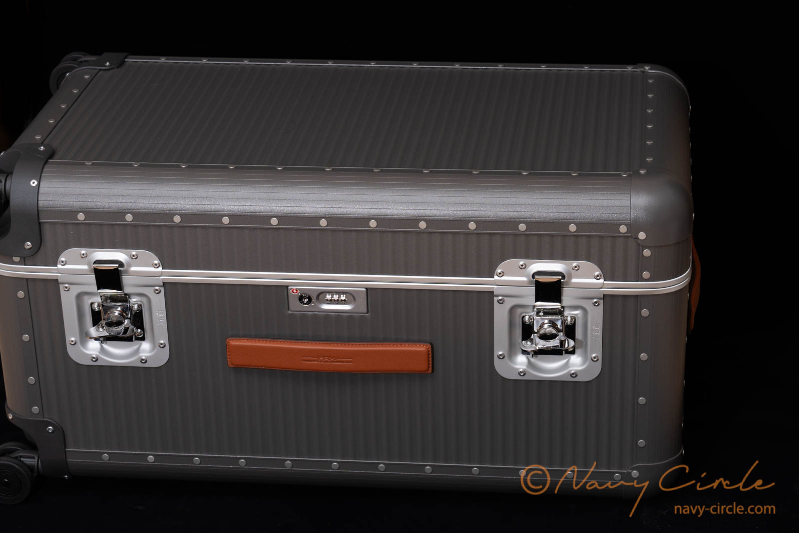 エフピーエムミラノ スーツケース バンクライトTrunk on Wheels L