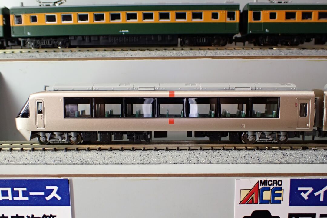 MA 小田急30000形 EXE 登場時 新宿方 4両セット 品番：A6591 MICROACE
