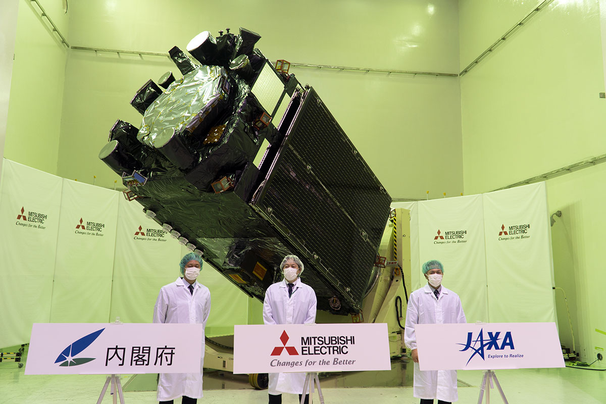 準天頂衛星システム「みちびき」6号機の機体公開。7機体制で日本独自の