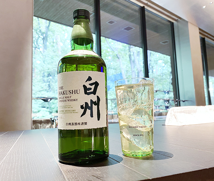 サントリー、白州蒸溜所50周年 見学ツアーを刷新 - 日本食糧新聞・電子版