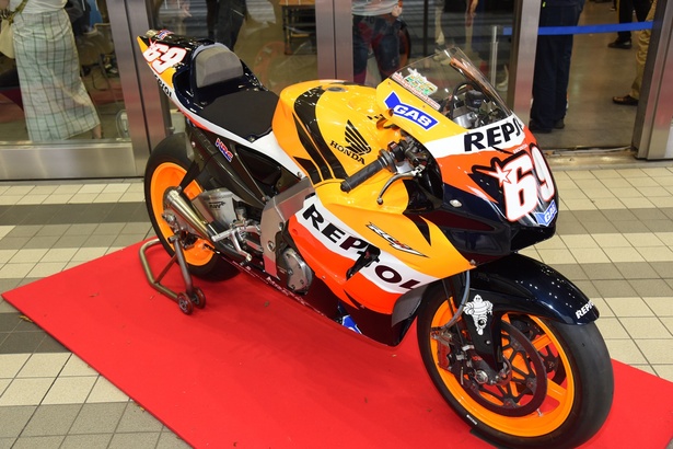 2006年 Moto GP RC211V クリスタル彫刻 MotoGP創成期】HONDA RC211V