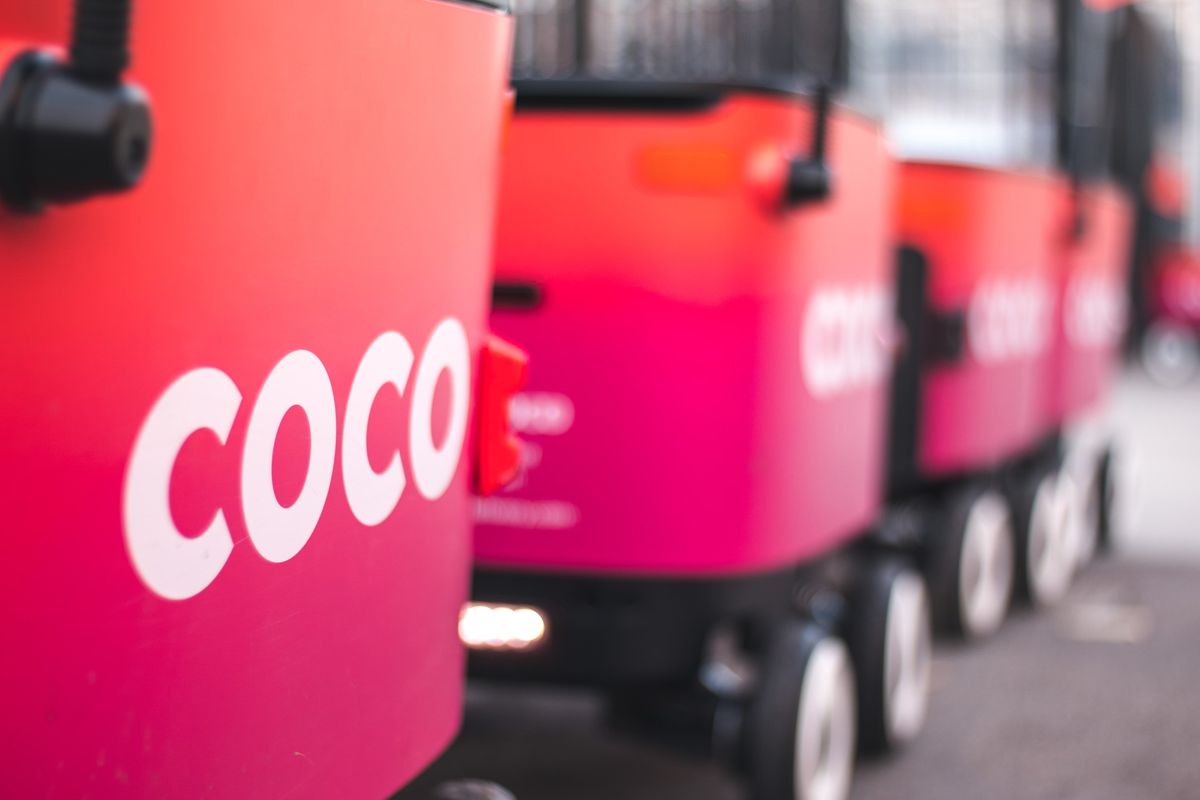 遠隔操作の出前ロボット「COCO」がAIに頼らないワケ LAで導入進む