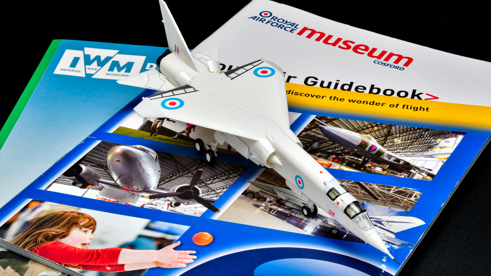 あっという間に完成する「超スペシャル試作飛行機」。3年越しで