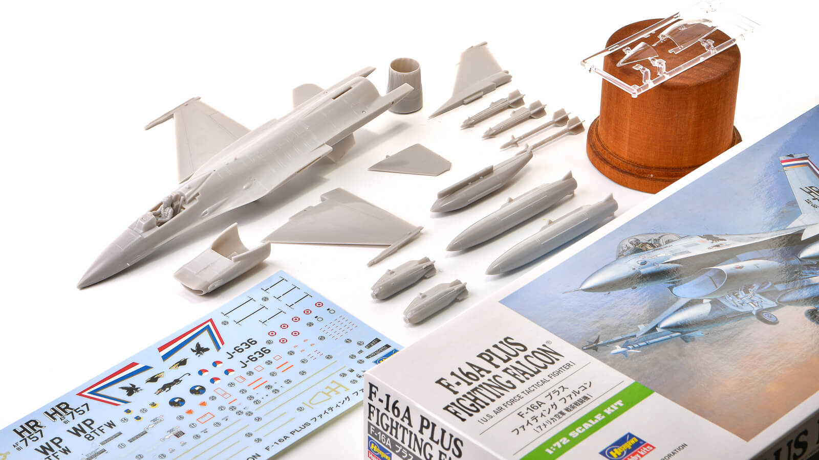 1000円以内でジェット機プラモデビューできる最高の定番！！／ハセガワ