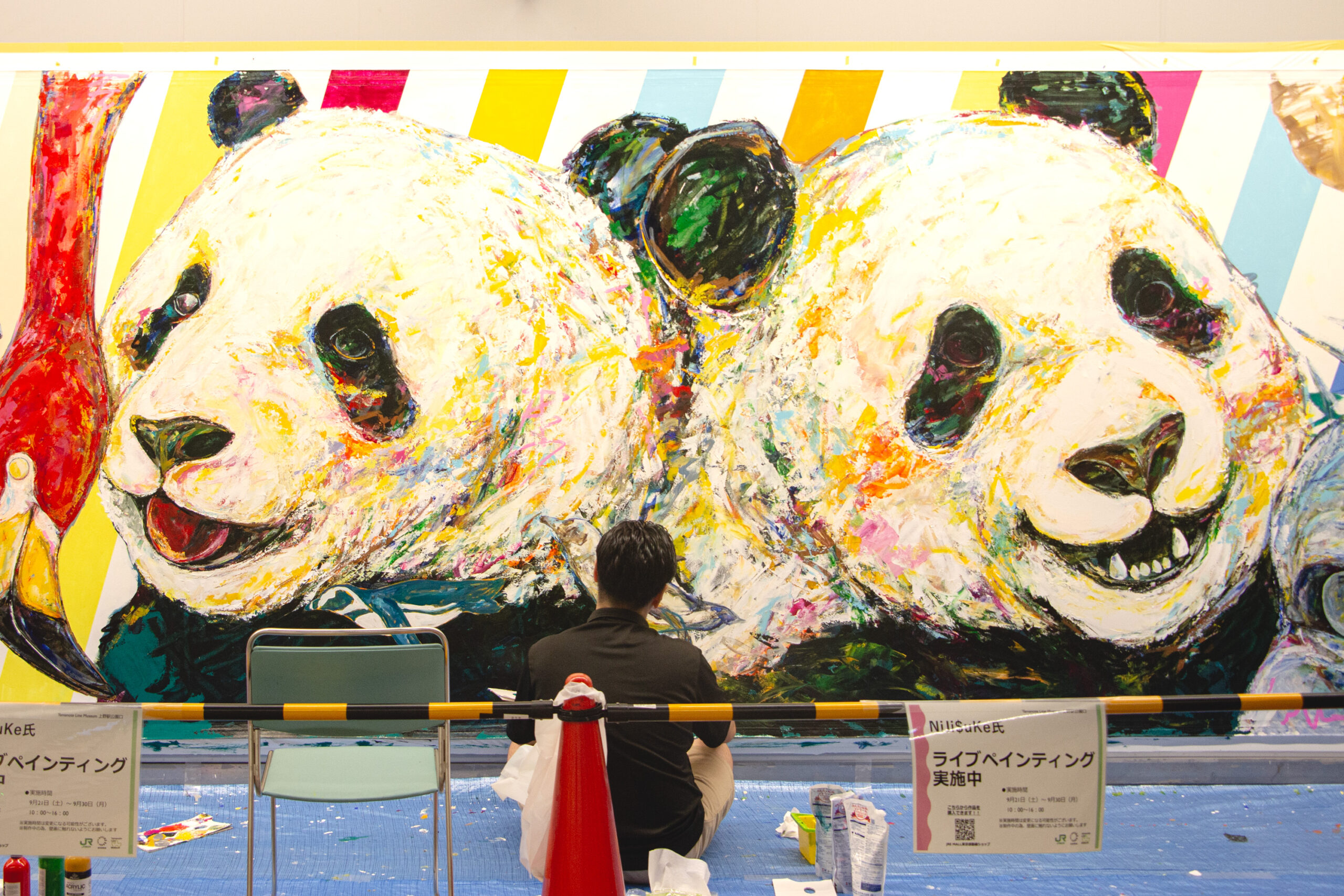 JR上野駅に巨大アニマルミューラルアート出現！NiJi$uKeが描く