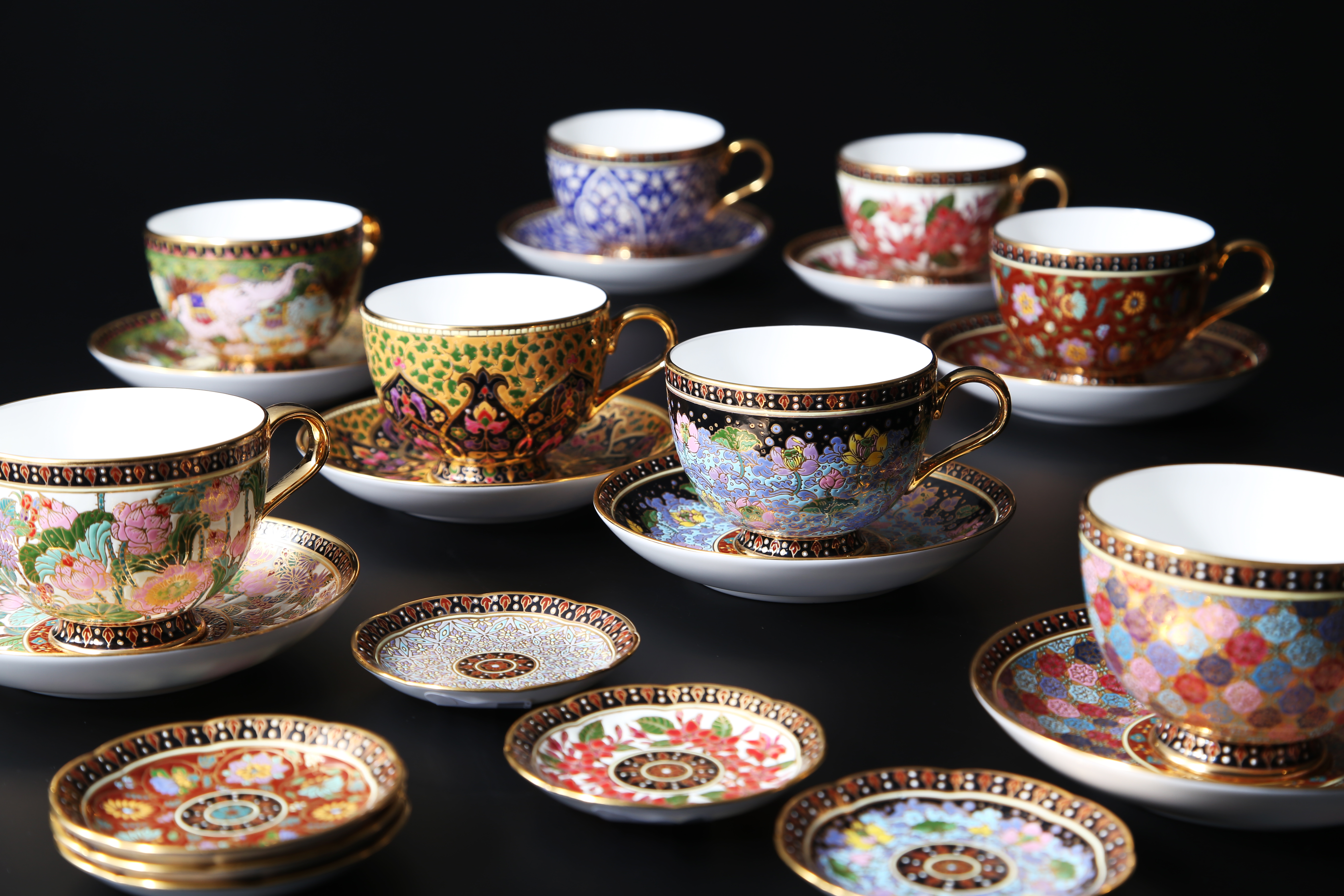 タイ王室御用達超高級ベンジャロン18K盛りカップ＆ソーサー2客 【公式