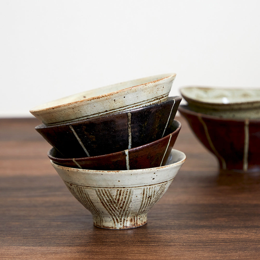 ざらりとした質感粉引】【手なじみ良い飯椀】白水工房 粉引飯碗・大