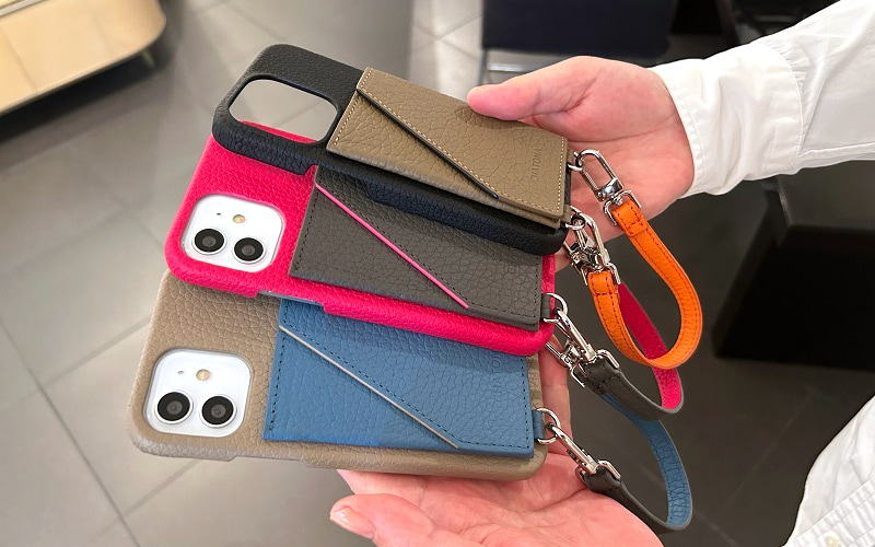 全882パターン!? 自分好みに仕上がるレザースマホケース♡ ギフトにも