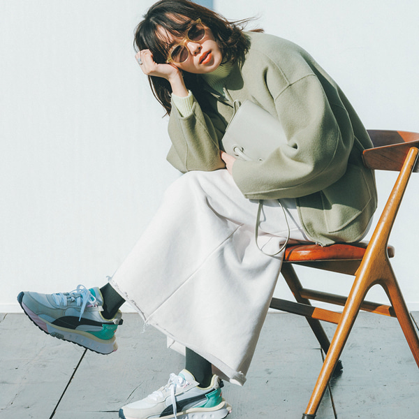 大人の「マルチカラースニーカー」の取り入れ方… ポイントは4つ