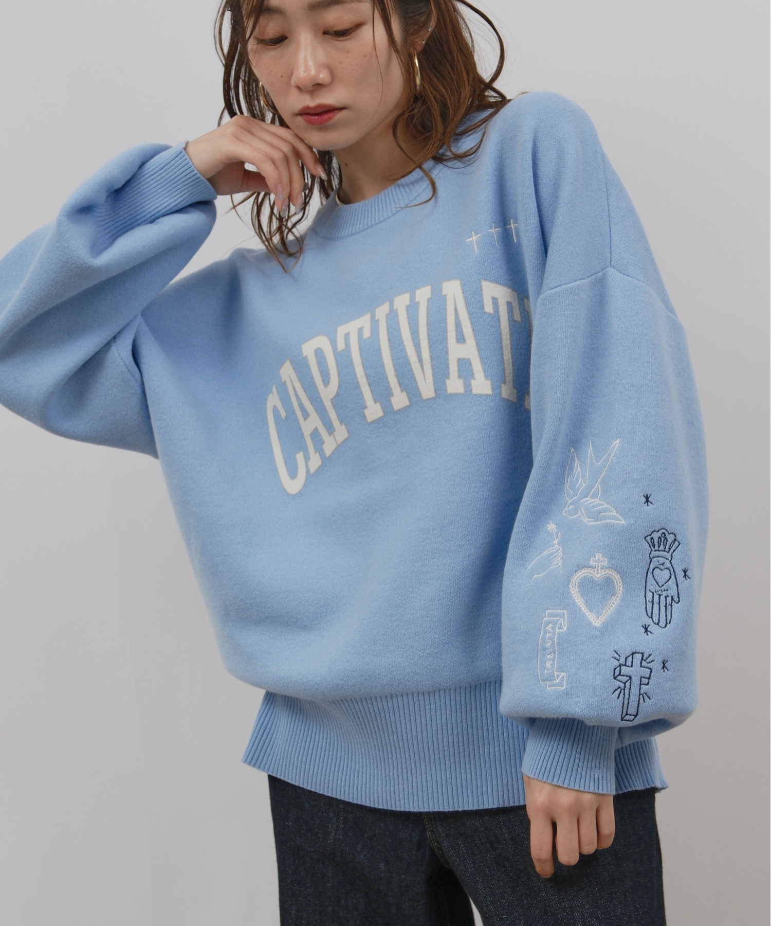 スウェットライクロゴ刺繍ニット Palm Riche│Eimee Law & LHELBIE