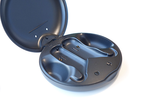 話題の耳穴を塞がない独立型ワイヤレスヘッドホンXperia Ear Duo