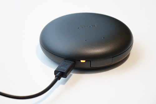 話題の耳穴を塞がない独立型ワイヤレスヘッドホンXperia Ear Duo